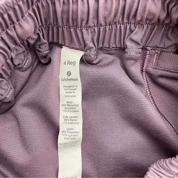 Lululemon Hotty Hot Shorts - Picture 4 of 4